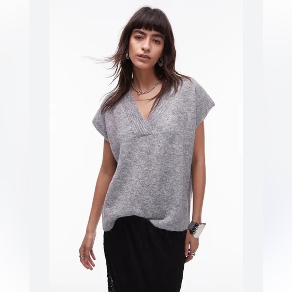 Topshop Gray V-Neck Sweater Vest 🩶 - Picture 1 of 6